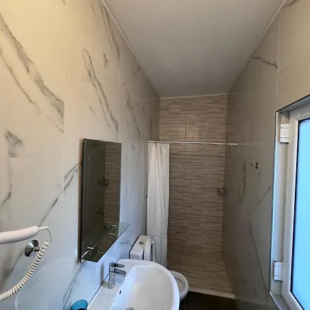 Ξενοδοχείο Prishtina Σαράντα